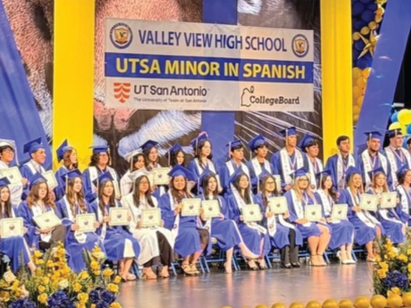 Graduating class of the Valley View High School Dual Credit program.